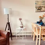 Unit #302 Mountain View 2 Beds In Dt