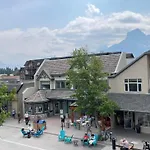 Unit #302 Mountain View 2 Beds In Dt