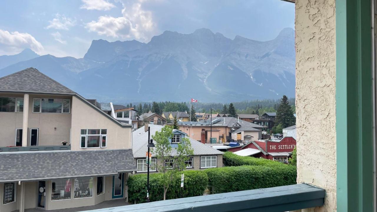 Unit #302 Mountain View 2 Beds In Dt Canmore